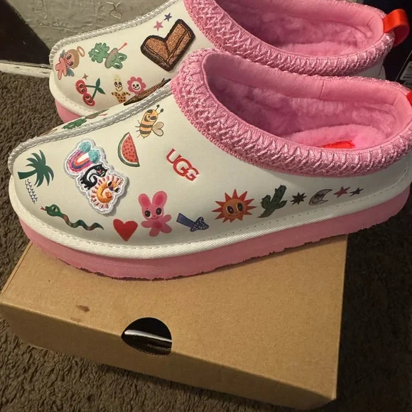 UGG Kids' Colorful Graphic One Piece - Picture 2 of 5